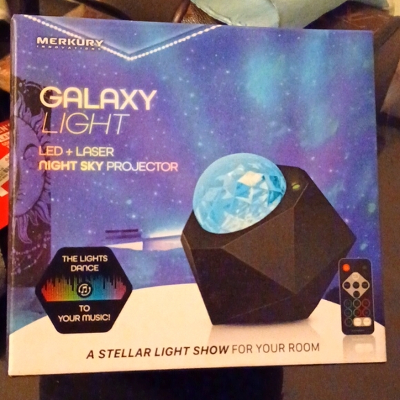 NIB Night sky Projector - Picture 3 of 13